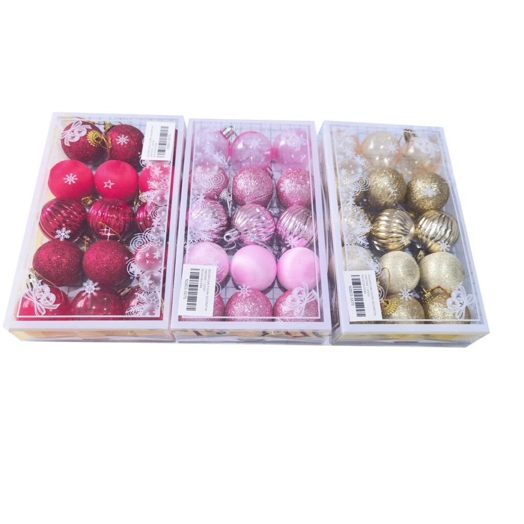 Caja con esferas navideñas